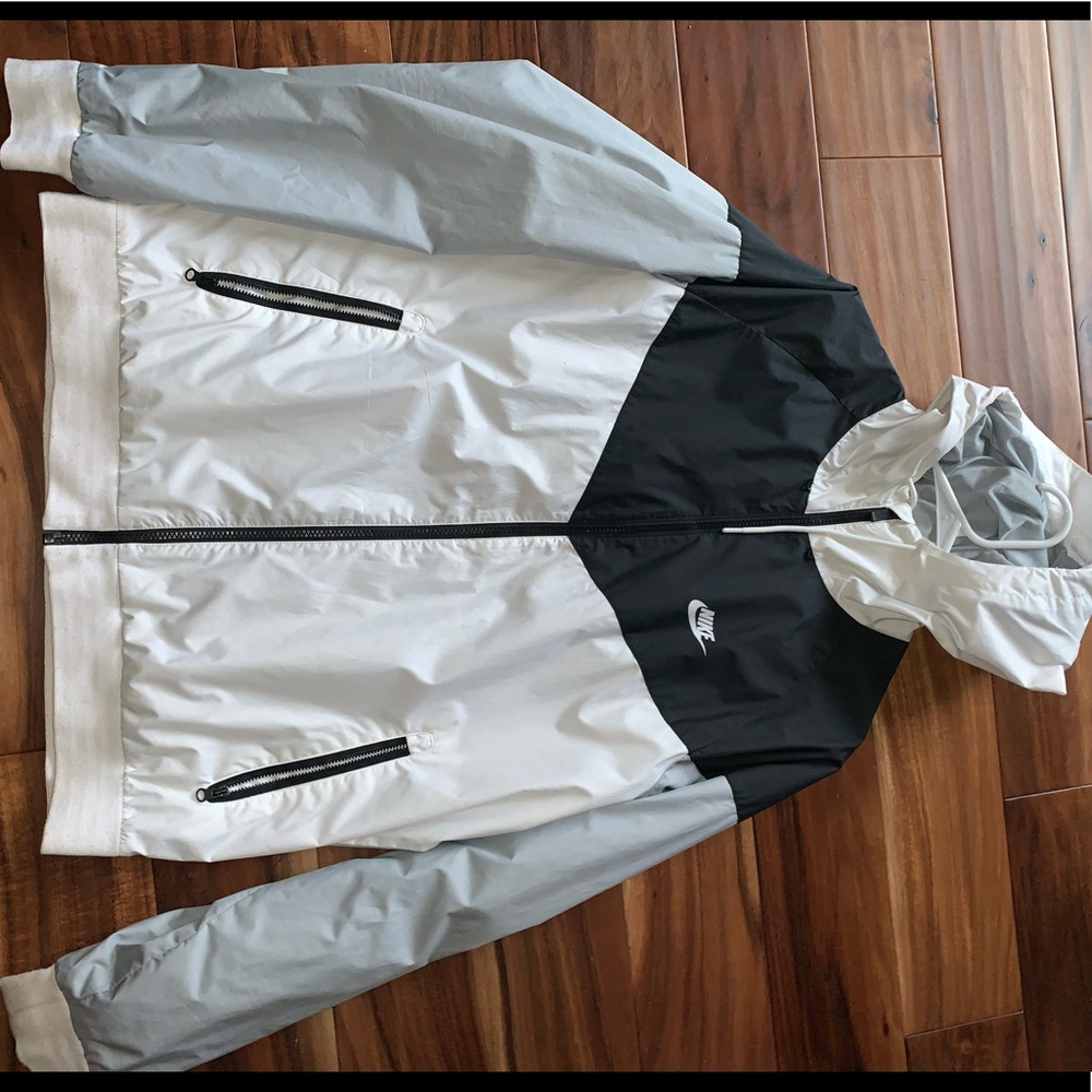 Nike men’s light jacket, size medium. $60 OBO